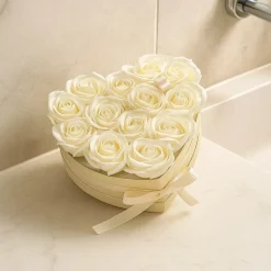 Coffret Coeur de Fleurs de Savon - Roses crèmes