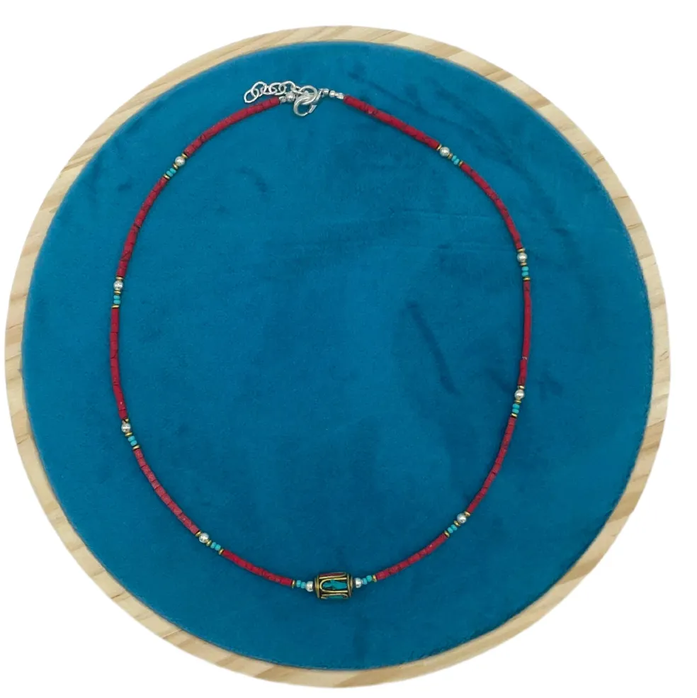 Collier de pierres précieuses - Corail