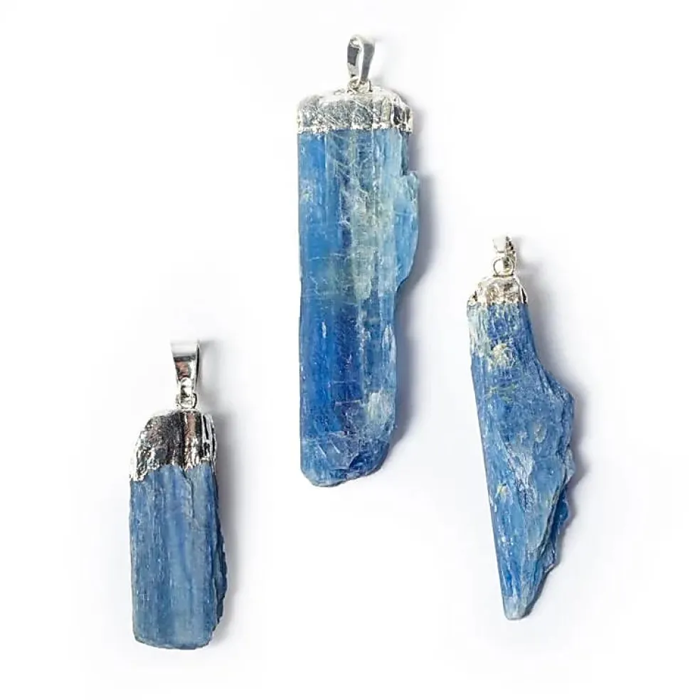 Pendentif en Cyanite Bleue Naturelle brute